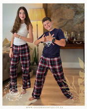 Load image into Gallery viewer, Baggy plaid pants for teens in brushed cotton / flannel
